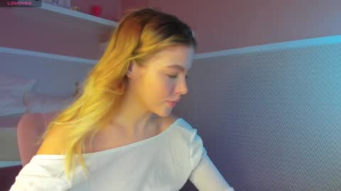 Snapshot of anna_robinson chatting on January 22, 1:20 am Anna online show from January 22, 1:20 am