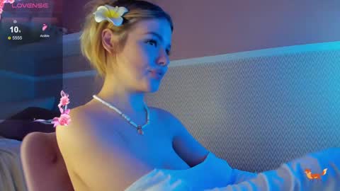 Snapshot of anna_robinson chatting on February 11, 7:12 am Anna online show from February 11, 7:12 am