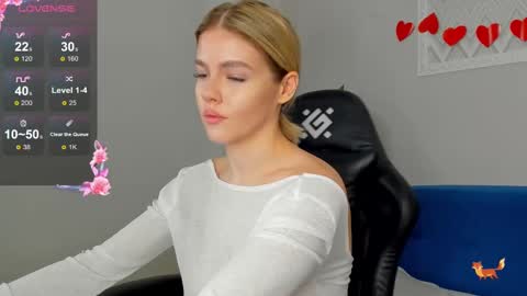 Snapshot of anna_robinson chatting on February 23, 1:24 am Anna online show from February 23, 1:24 am