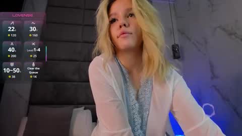 Snapshot of anna_robinson chatting on October 8, 3:26 am Anna online show from October 8, 3:26 am