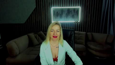 anna_snow9 online show from October 12, 5:28 am