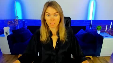 Snapshot of annabel_xxx chatting on September 14, 5:17 am Annabel online show from September 14, 5:17 am