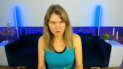 Snapshot of annabel_xxx chatting on October 26, 6:52 am Annabel online show from October 26, 6:52 am