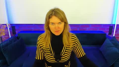 Snapshot of annabel_xxx chatting on November 9, 6:44 am Annabel online show from November 9, 6:44 am