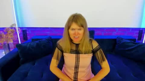 Snapshot of annabel_xxx chatting on November 20, 6:40 pm Annabel online show from November 20, 6:40 pm