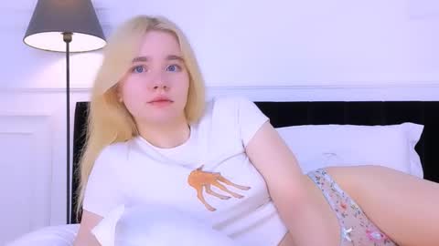 AnnaBelle online show from November 9, 2:32 am