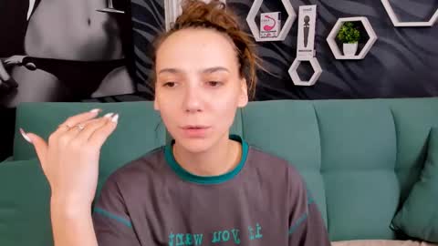 annabishop online show from February 12, 6:19 am