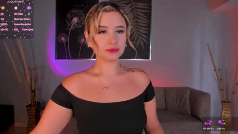 Anna Brooks  online show from September 10, 9:15 pm