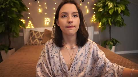 Anna online show from January 7, 9:25 pm