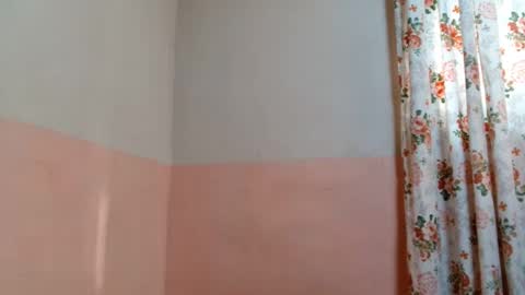 Snapshot of annahhotgirl chatting on February 22, 1:24 pm annahhotgirl online show from February 22, 1:24 pm