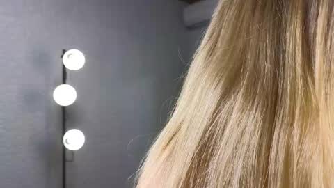 Snapshot of annalbel chatting on November 23, 5:29 am Annabel online show from November 23, 5:29 am