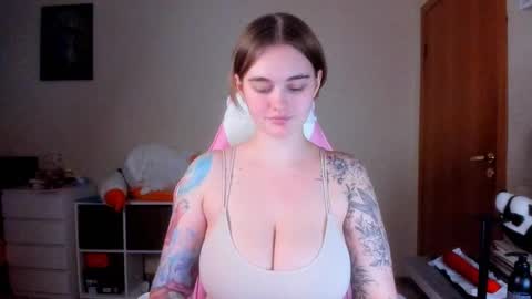 AnnaRoading online show from February 17, 6:48 pm