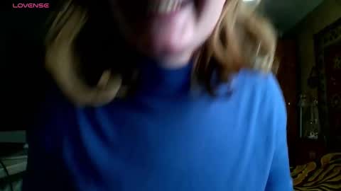 Snapshot of annaxlovers chatting on December 2, 11:23 am AnnaXLovers online show from December 2, 11:23 am