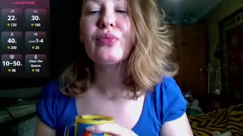 Snapshot of annaxlovers chatting on December 12, 6:57 am AnnaXLovers online show from December 12, 6:57 am