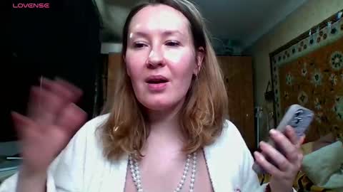 Snapshot of annaxlovers chatting on February 13, 12:00 pm AnnaXLovers online show from February 13, 12:00 pm