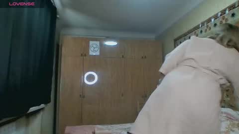 Snapshot of annaxlovers chatting on September 14, 10:47 am AnnaXLovers online show from September 14, 10:47 am