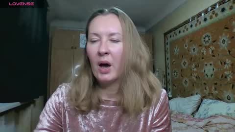 Snapshot of annaxlovers chatting on October 11, 11:09 am AnnaXLovers online show from October 11, 11:09 am