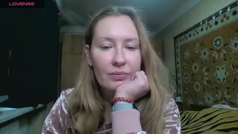 Snapshot of annaxlovers chatting on October 15, 9:42 am AnnaXLovers online show from October 15, 9:42 am