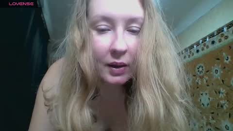 Snapshot of annaxlovers chatting on October 17, 9:56 am AnnaXLovers online show from October 17, 9:56 am