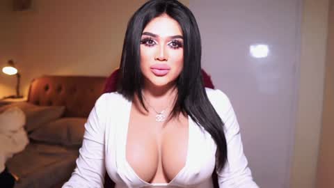 Anne Hart online show from January 7, 1:49 am