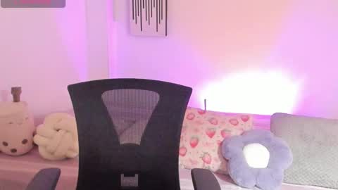 Snapshot of annedark chatting on November 11, 10:32 pm Anne online show from November 11, 10:32 pm