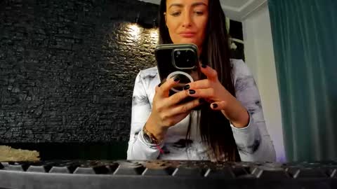 annesins online show from October 12, 5:12 pm