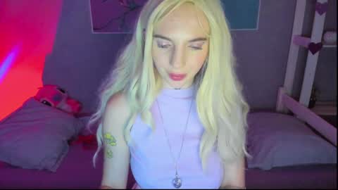 Snapshot of annetenet chatting on January 28, 10:34 am Annet online show from January 28, 10:34 am