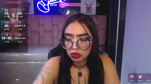 Snapshot of anni_acker_b chatting on September 17, 12:40 pm Anni acker b online show from September 17, 12:40 pm