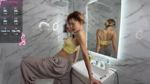 annie_blondy online show from November 15, 3:08 pm