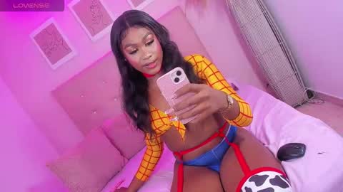 annie_dolce_ online show from October 21, 11:49 pm