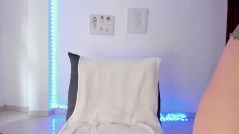 Snapshot of annie_sweet6 chatting on January 31, 1:34 pm Annie online show from January 31, 1:34 pm