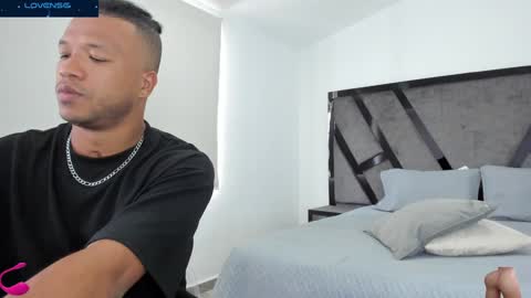 Snapshot of annieandstefan chatting on December 31, 6:35 pm Annie and Stefan online show from December 31, 6:35 pm