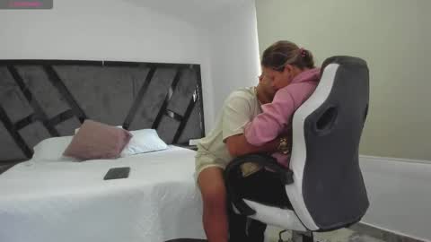 Snapshot of annieandstefan chatting on October 15, 1:11 pm Annie and Stefan online show from October 15, 1:11 pm