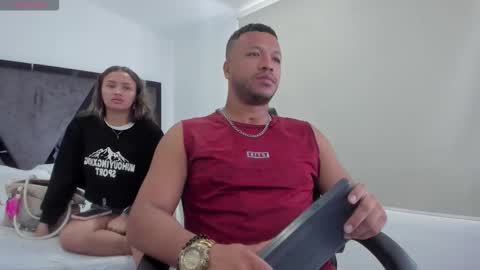 Snapshot of annieandstefan chatting on November 2, 1:57 pm Annie and Stefan online show from November 2, 1:57 pm