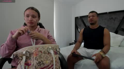 Snapshot of annieandstefan chatting on November 16, 3:28 pm Annie and Stefan online show from November 16, 3:28 pm