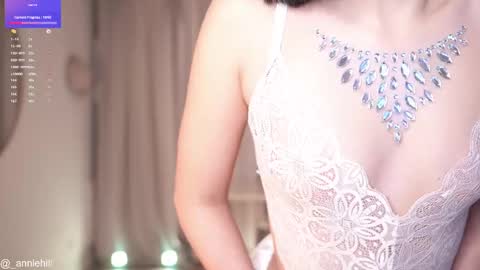 Snapshot of anniehillofficial_ chatting on February 25, 9:02 pm anniehillofficial_ online show from February 25, 9:02 pm