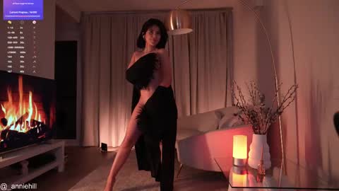 Snapshot of anniehillofficial_ chatting on March 8, 2:45 am anniehillofficial_ online show from March 8, 2:45 am