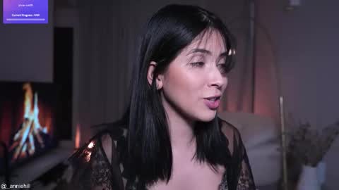 Snapshot of anniehillofficial_ chatting on October 3, 8:50 pm anniehillofficial_ online show from October 3, 8:50 pm