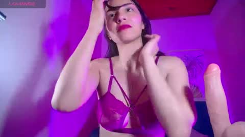 Annie online show from March 12, 4:02 pm