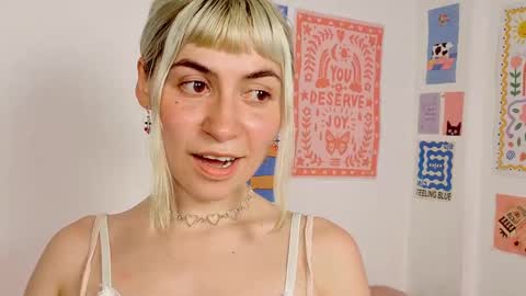 Snapshot of annietinky chatting on September 20, 12:44 am annietinky online show from September 20, 12:44 am