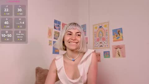 Snapshot of annietinky chatting on December 17, 12:27 am annietinky online show from December 17, 12:27 am