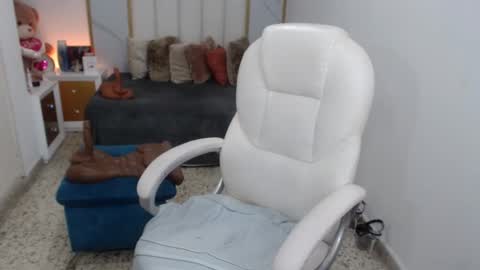 anna online show from January 9, 6:57 pm