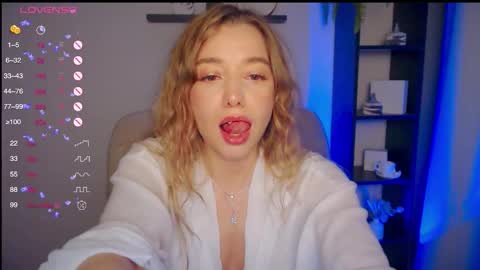 Snapshot of annvegga chatting on September 25, 11:52 pm Ann online show from September 25, 11:52 pm