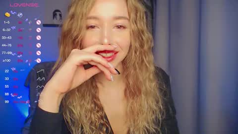 Snapshot of annvegga chatting on October 26, 1:17 pm Ann online show from October 26, 1:17 pm