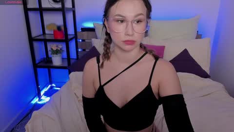 Anna online show from December 4, 4:43 am