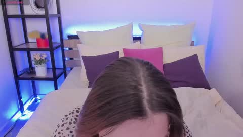 Anna online show from December 10, 7:37 am