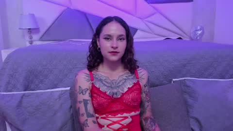 Snapshot of annythomsonn chatting on December 7, 3:04 am AnnyT online show from December 7, 3:04 am