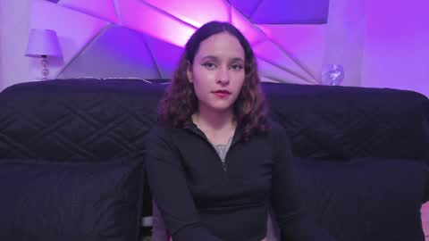 Snapshot of annythomsonn chatting on December 10, 9:00 pm AnnyT online show from December 10, 9:00 pm