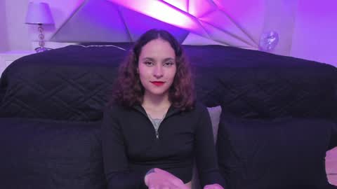 Snapshot of annythomsonn chatting on December 11, 1:05 am AnnyT online show from December 11, 1:05 am