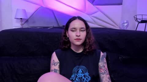 Snapshot of annythomsonn chatting on December 27, 10:05 pm AnnyT online show from December 27, 10:05 pm